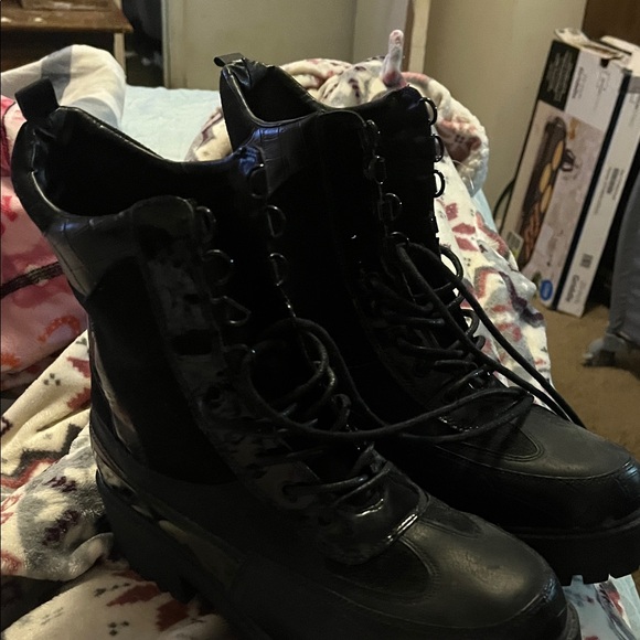 Black Men's Boots - Picture 1 of 1